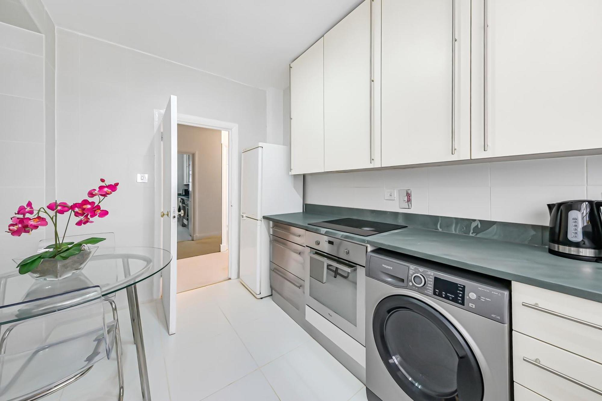 Apartment The Knightsbridge Deluxe London