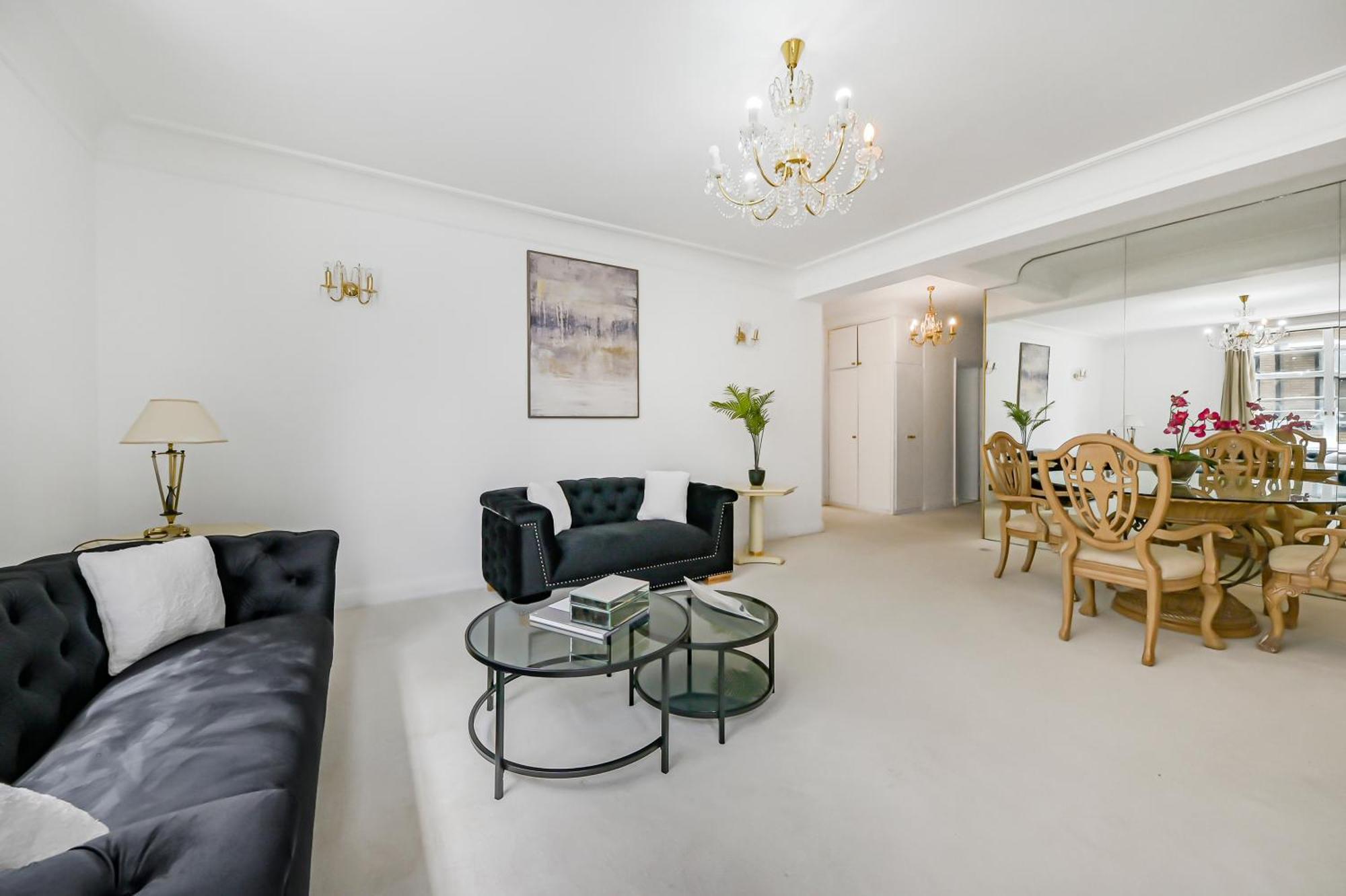The Knightsbridge Deluxe Apartment